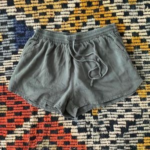 Universal Thread olive green shorts